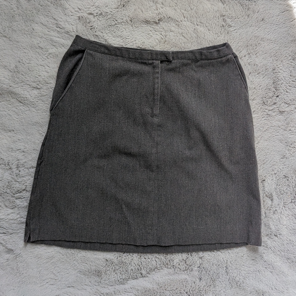 Minimalist Academia American Eagle Fitted Mini Skirt | Size 0